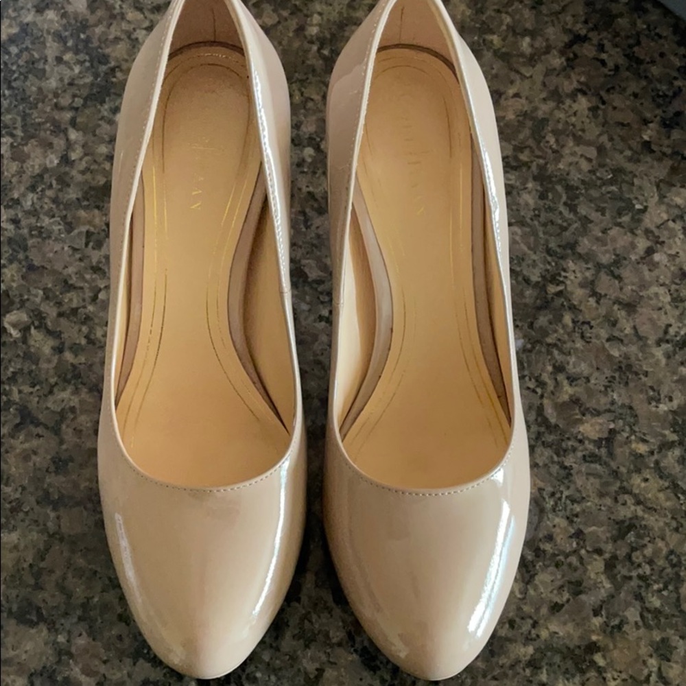 Cole Haan like new size 7/12